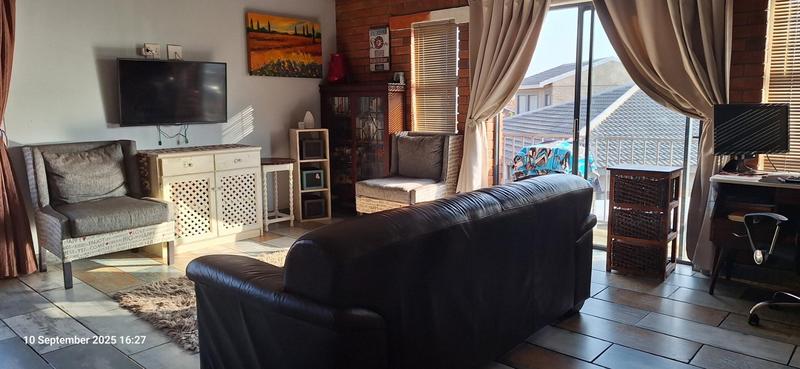 5 Bedroom Property for Sale in Fraaiuitsig Western Cape